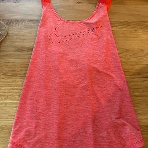 Nike tank top size small